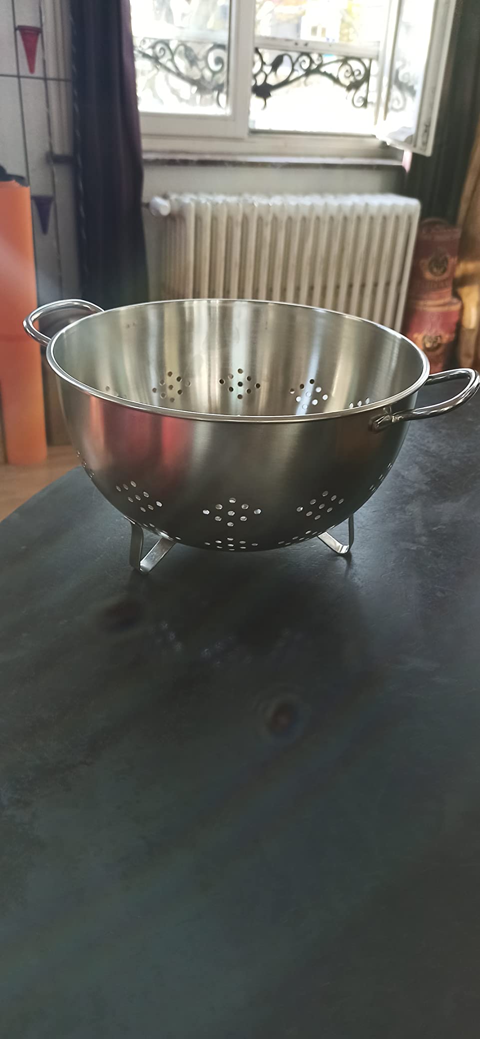 Artame ART81222 passoire ronde inox sur pieds 22 cm