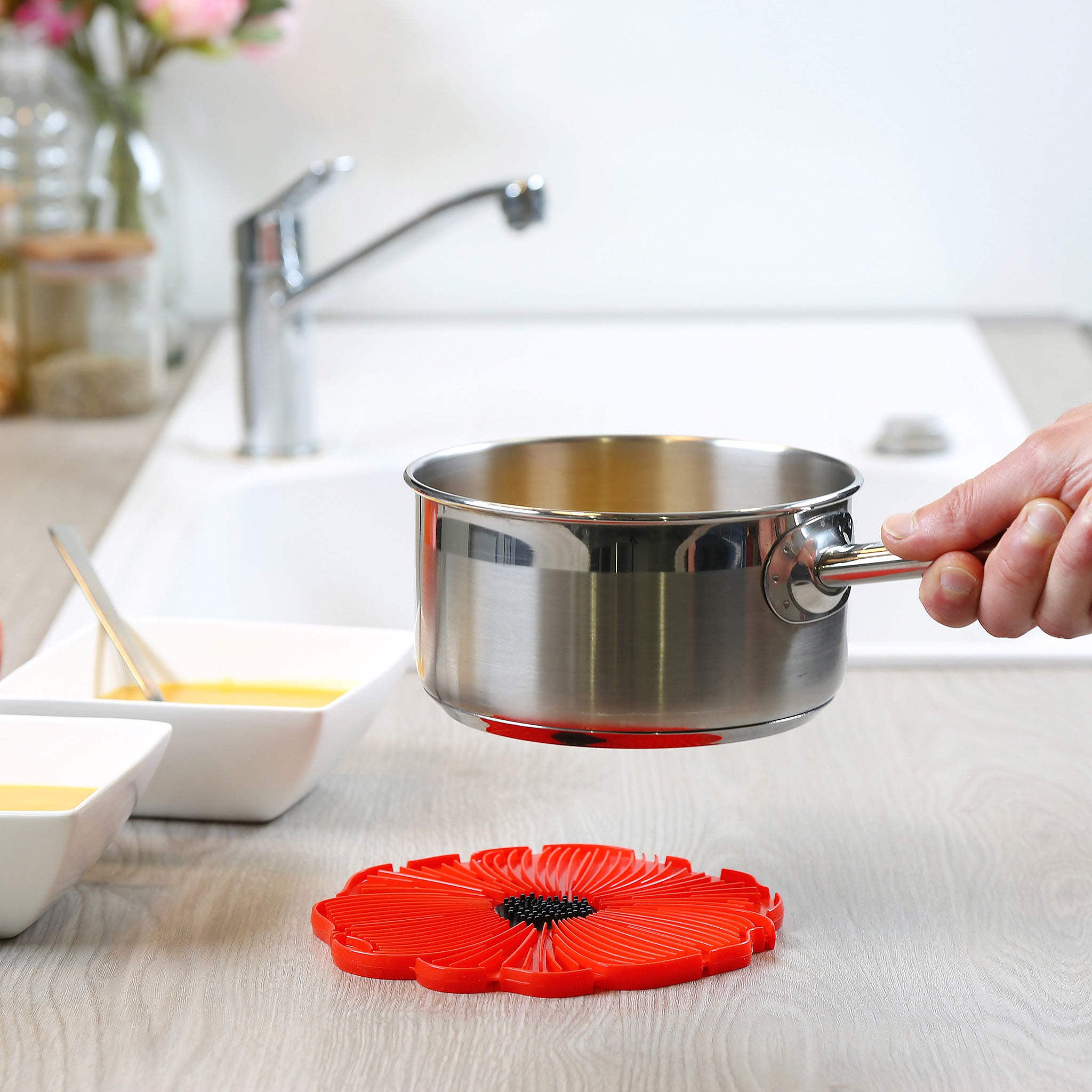 Charles Viancin Poppy dessous de plat silicone 15 cm rouge