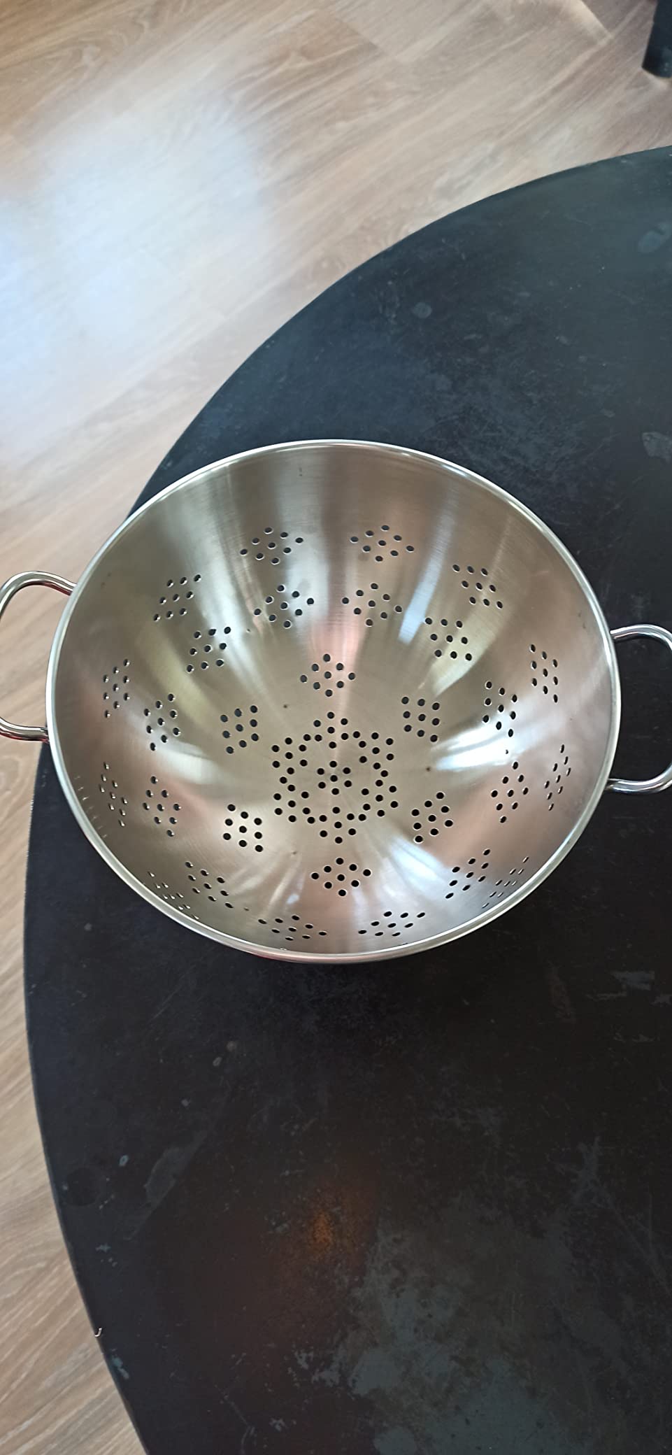 Artame ART81222 passoire ronde inox sur pieds 22 cm