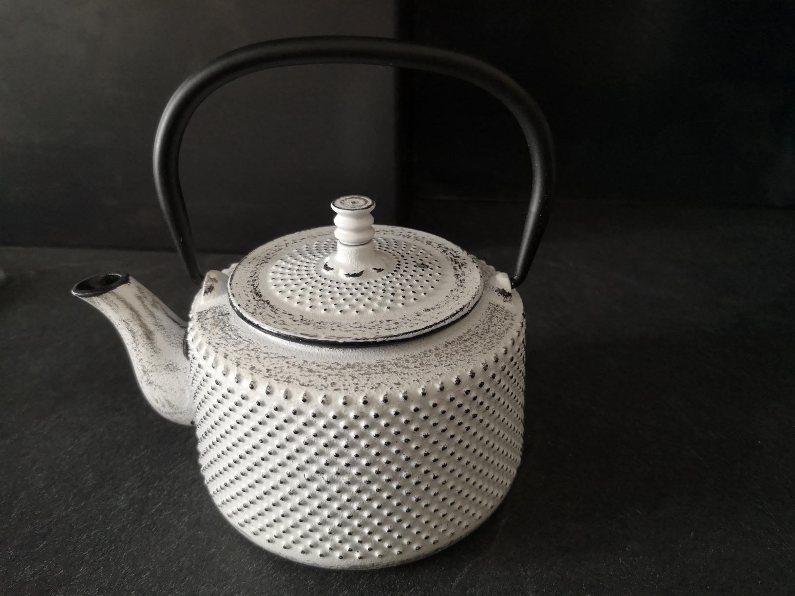 Beka Jito Théière Fonte 0,8 L avec Infuseur Inox