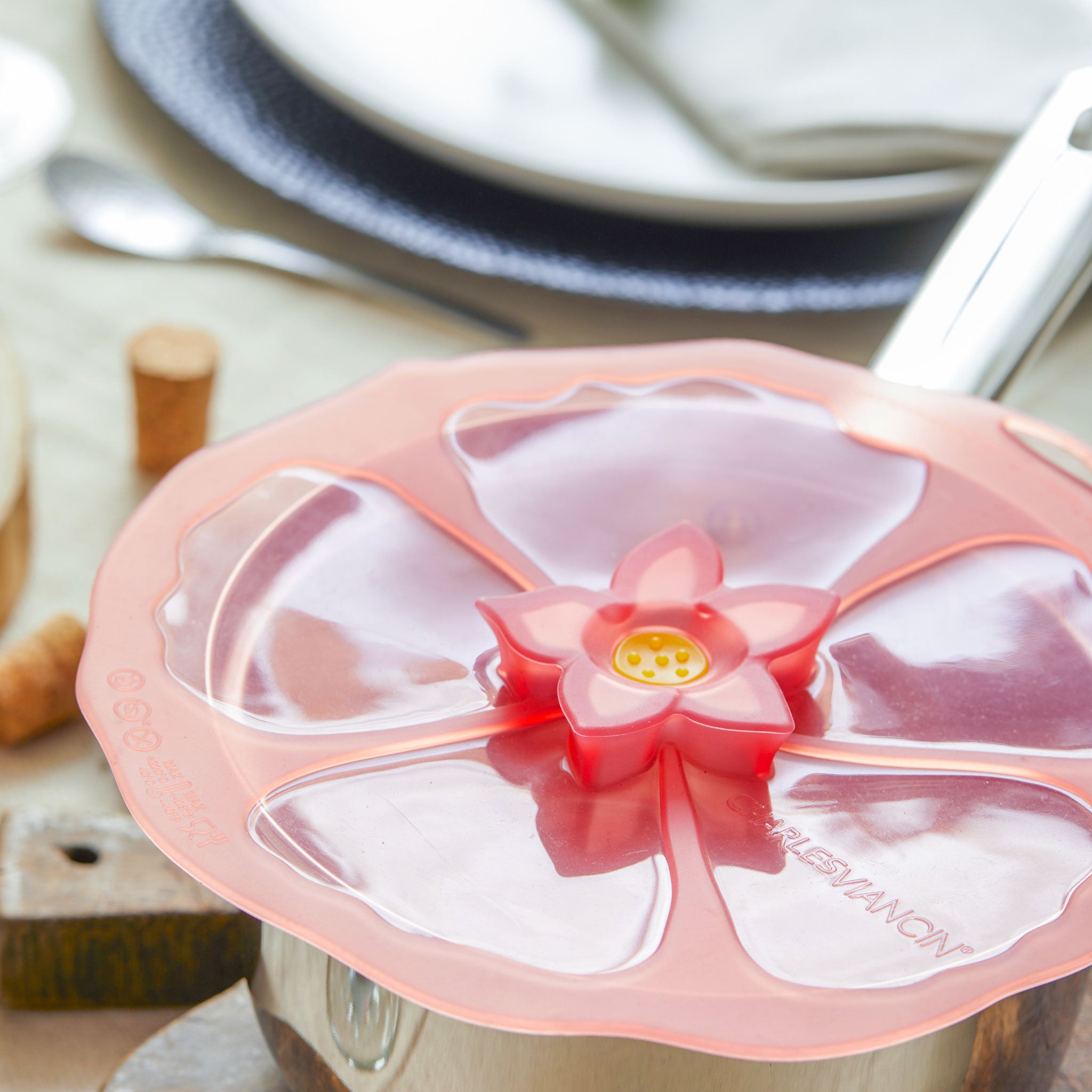 Charles Viancin Hibiscus 9" couvercle silicone 23 cm