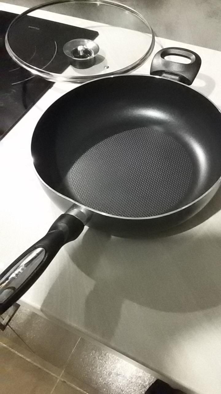 Beka Pro Induc sauteuse 28 cm avec couvercle antiadhésive